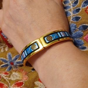 Le Fong Style bracelet.